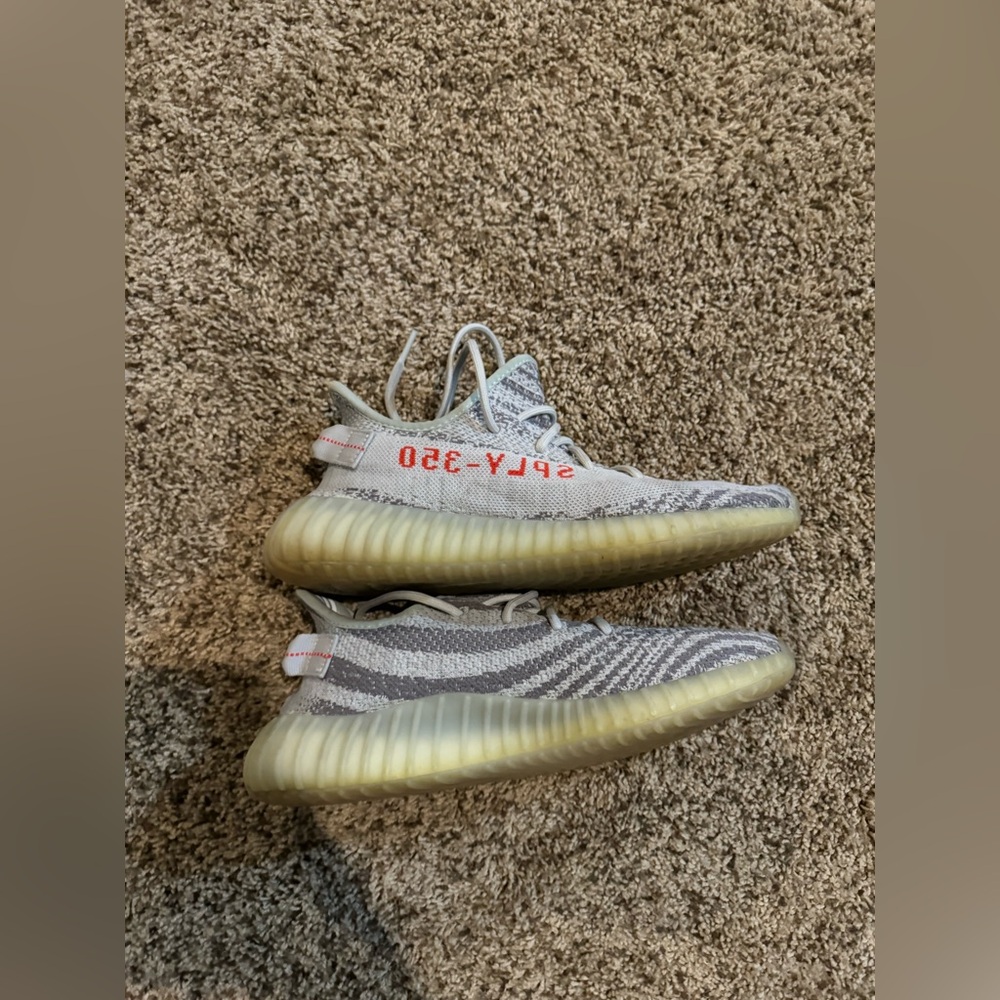 Yeezy 350 “blue tint” men’s 10.5 (2017)